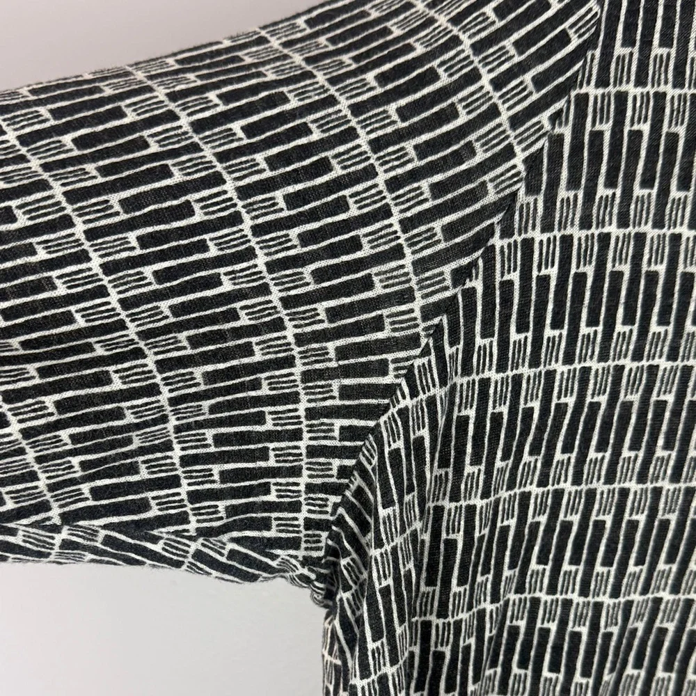 Nicole Miller 100% Linen Casual Black White Geometric Patterned 1X V-Neck Blouse - Picture 4 of 9